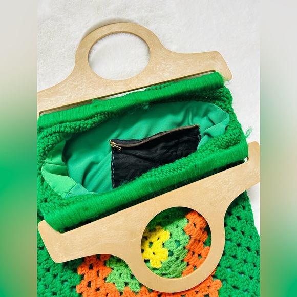 VINTAGE Groovy Crochet Purse - Picture 3 of 7